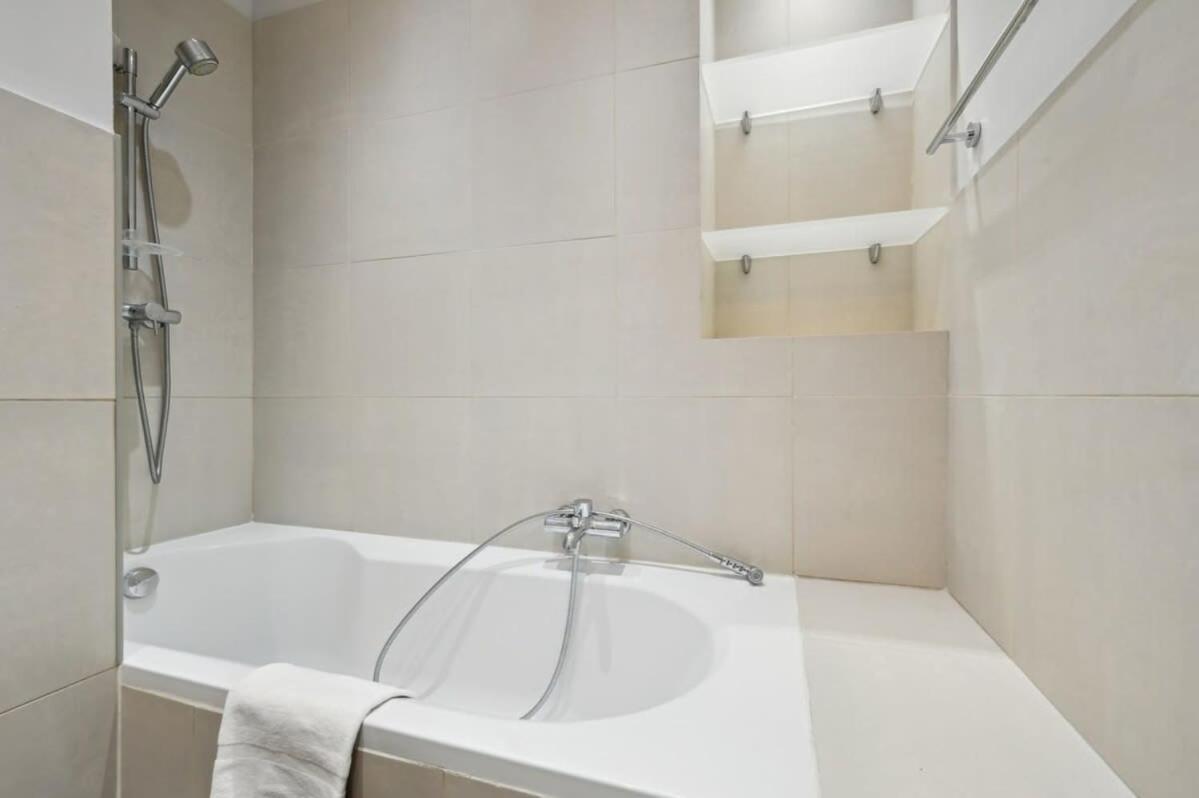 1Br Champs-Elysees - Cityapartmentstay Paris Exterior foto